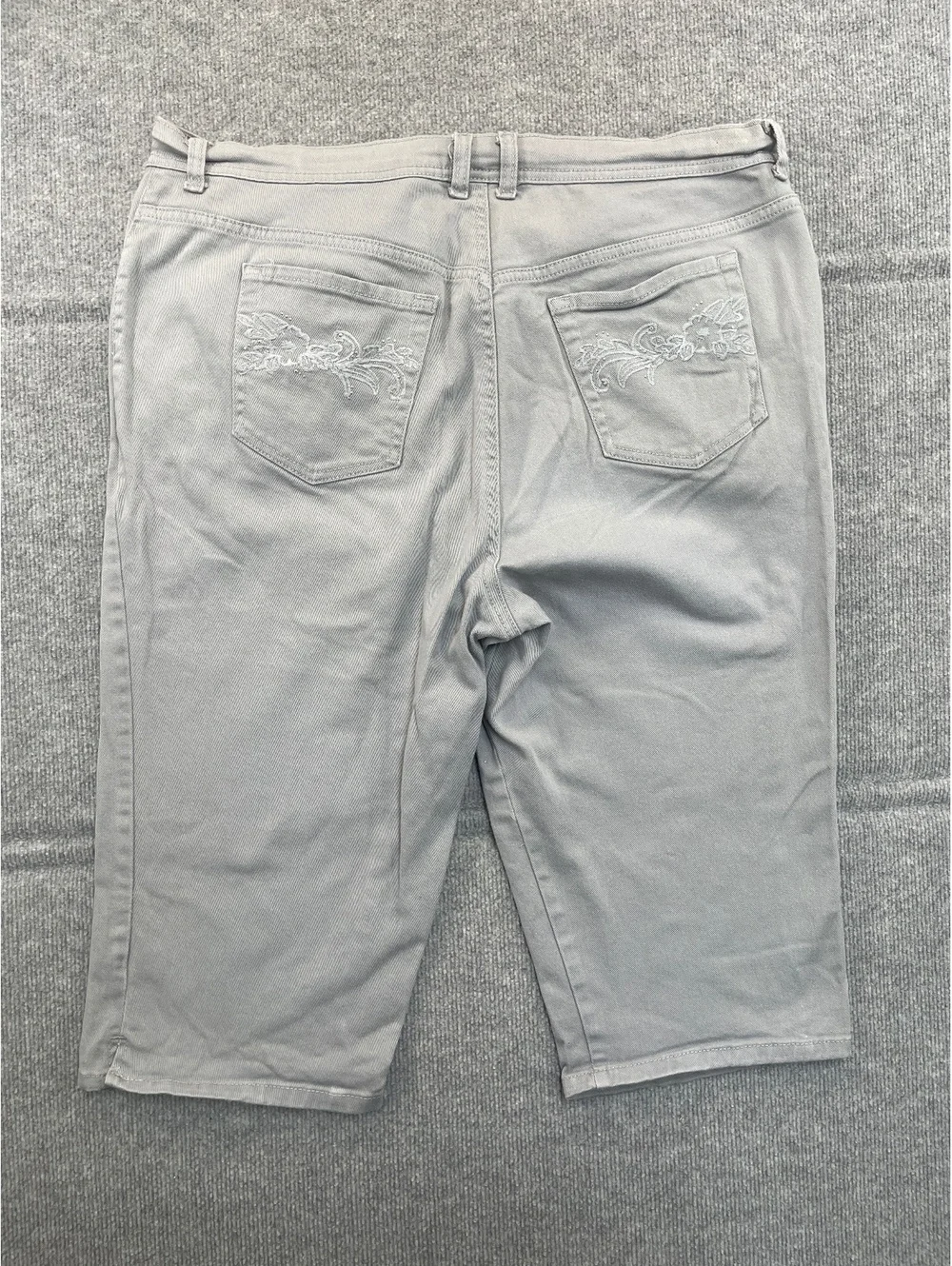 Gloria Vanderbilt Amanda Capri Pants Womens 18W Gray Stretch Denim Crop Shorts